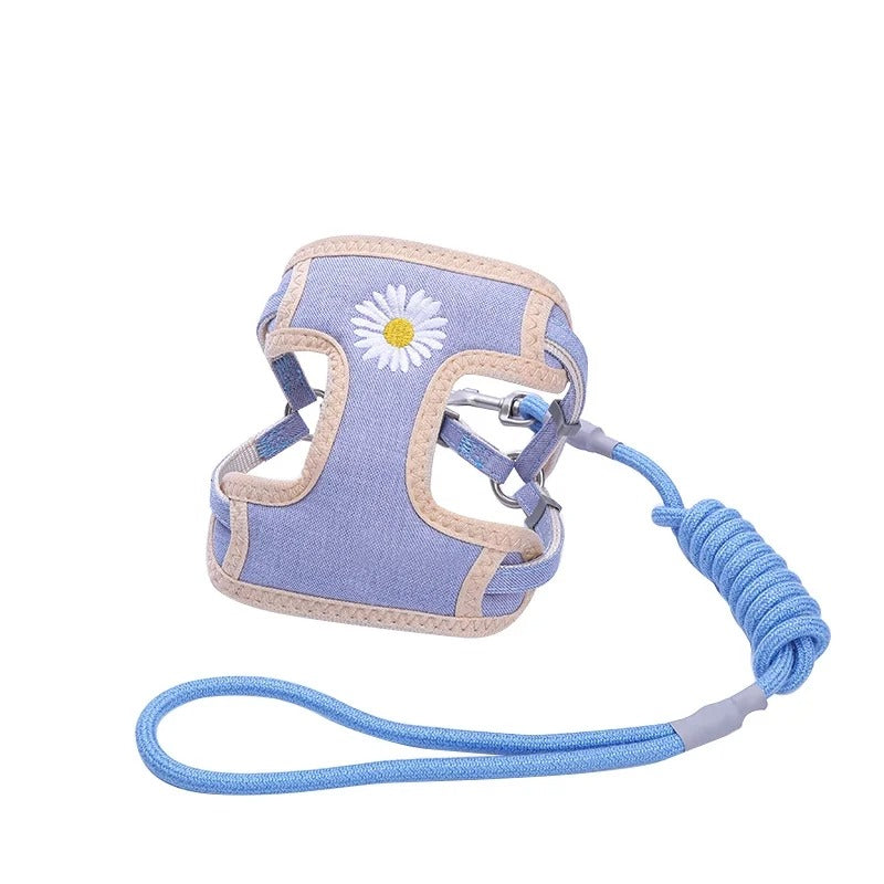 Adjustable Cat and Dog Leash Set with Chest and Back Harness, Anti-Loss Pet Walking Rope, Breathable Summer Mesh Fabric, Anti-Strangulation and Secure Walking Leash for Cats and Dogs